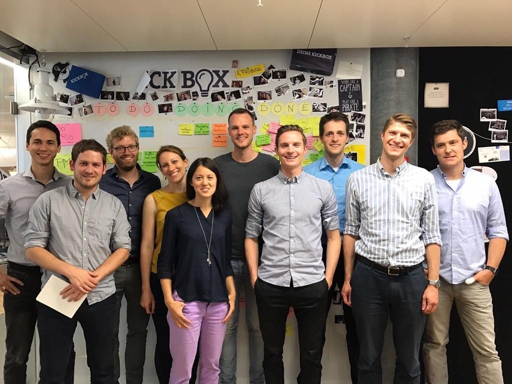 Community-Foto vor einer Kickbox-Wand bei Swisscom